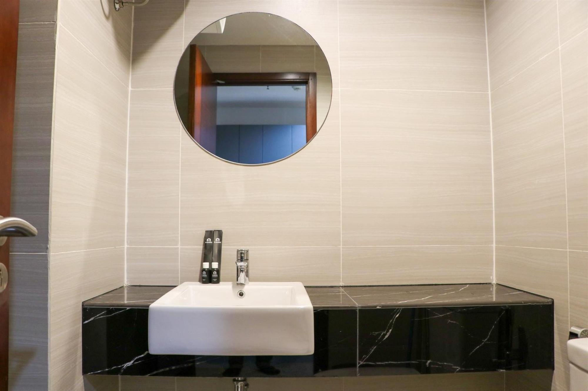 Apartment Good And Comfy West Vista By Travelio *